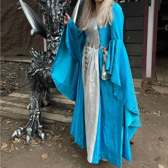 ✨🌙 Beautiful Medieval Renaissance Gown 🌙✨ - Picture 6 of 16